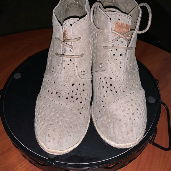 Toms Shoes - Toms Moroccan cutout suede booties